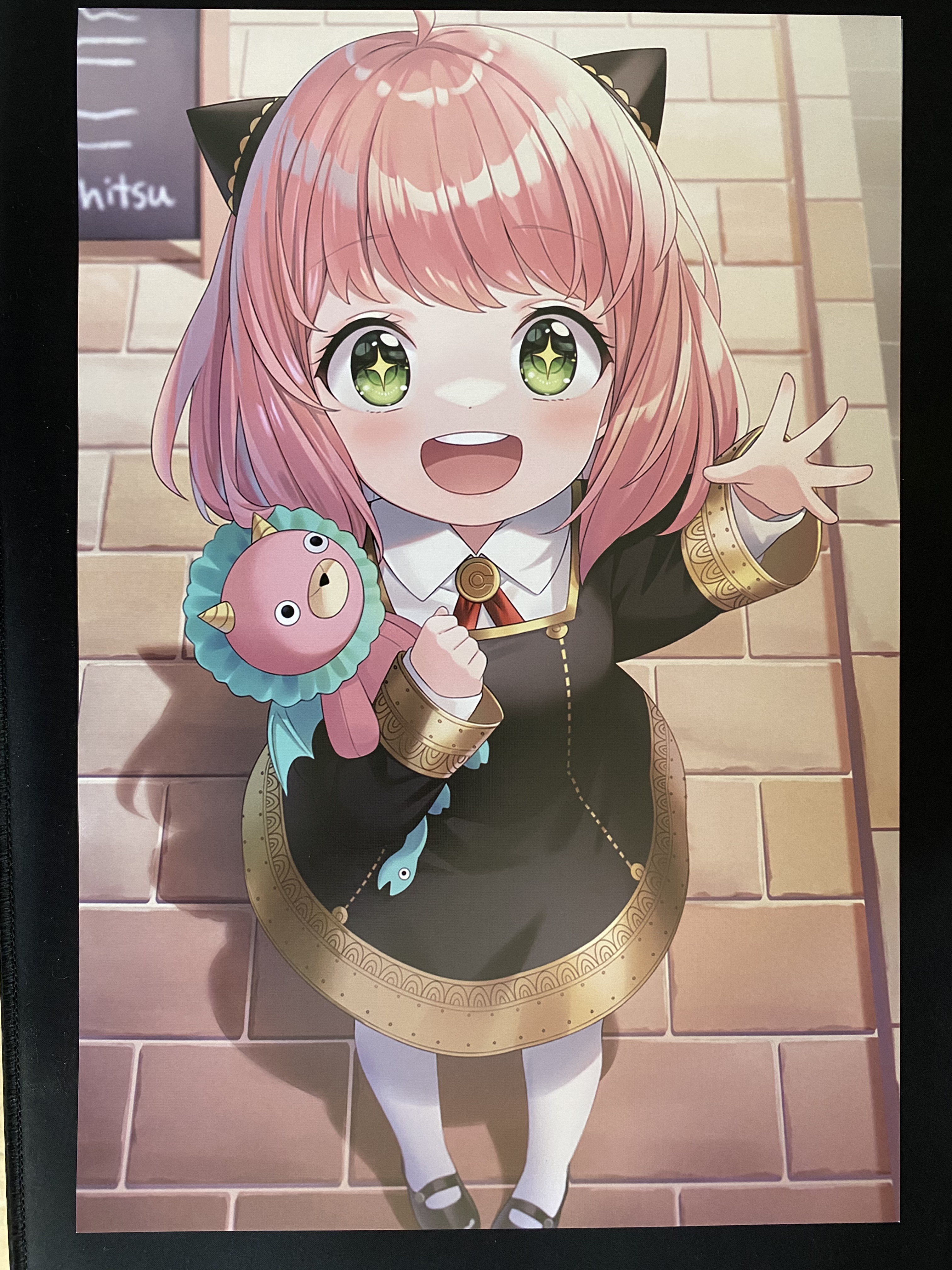 Poster Spy x Family - Anya Sonriendo en paseo